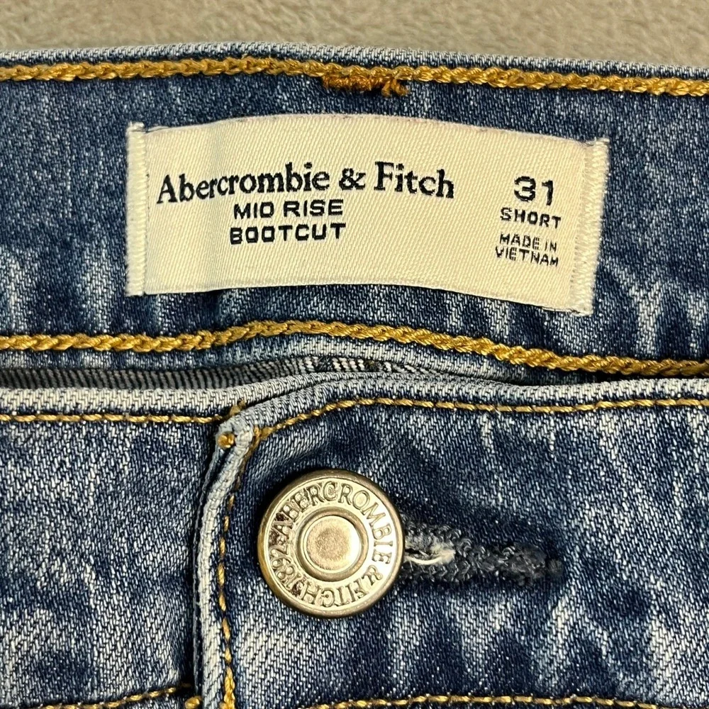 Abercrombie & Fitch Mid Rise Bootcut Jeans Womens 31 Short Blue Denim Med Wash